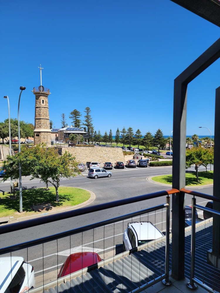 Semaphore Blue Apartments