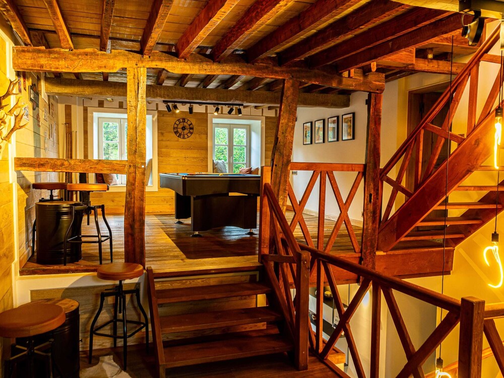 Cosy Mansion With Private Terrace and Sauna