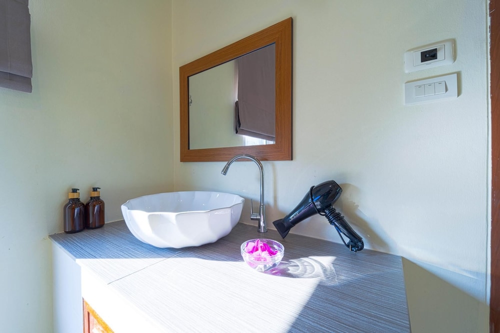 Fantastic 7 Bungalow Private Resort BR7