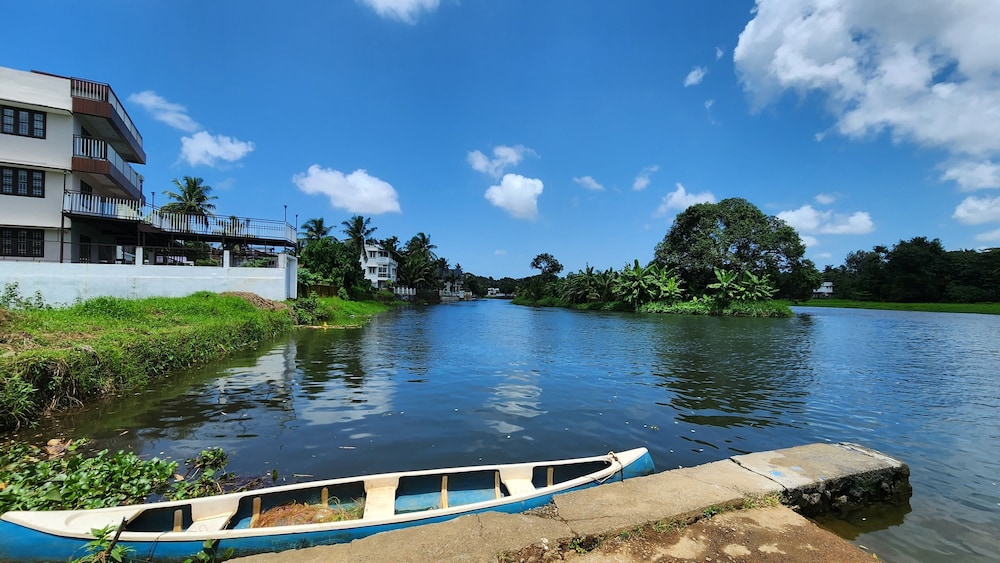 Riverscape Tranquil Serviced Apartments