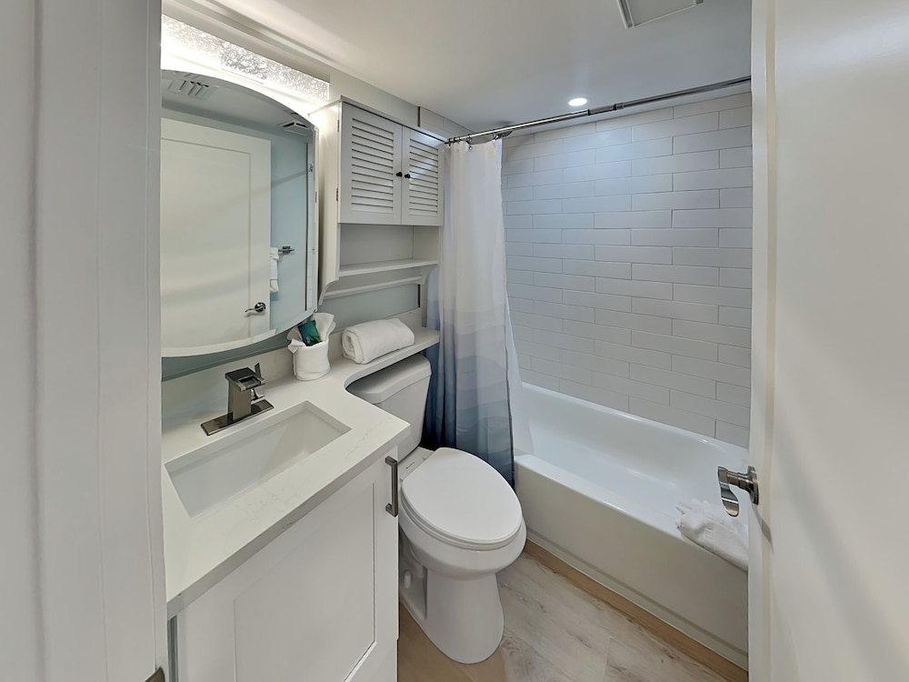 Seaside 2 by Distinctive Beach Rentals