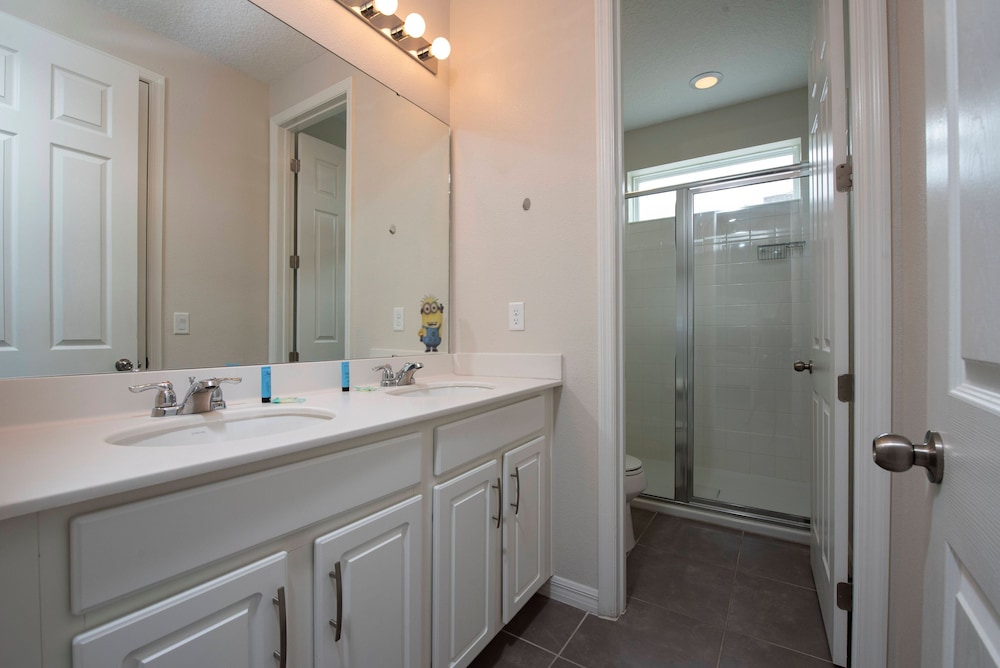 1799 Amazing 9Bd Near Disney