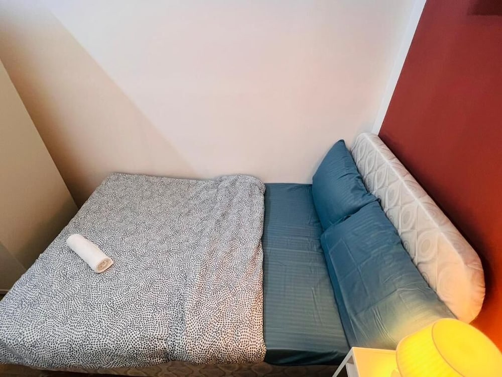 Niche Partition Room in Tecom Near Metro