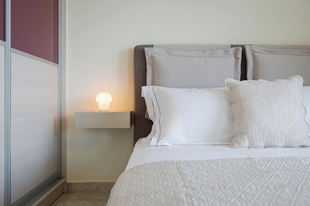 Ema's Guest House