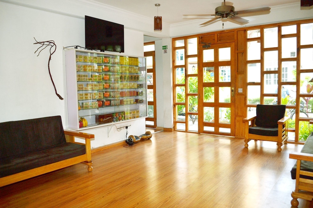 G10 Beach Inn photo 4