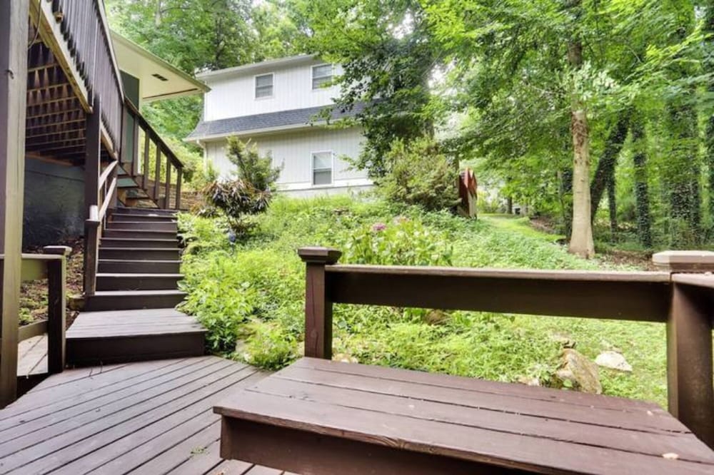 1303 Colony Dr Marietta - Full Home