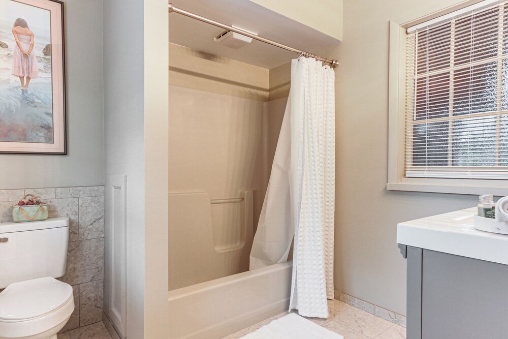 < 1 Mi to Raystown Lake: Family-friendly Cottage!