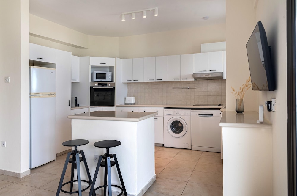Phaedrus Living: Paphos Old Town Seaview Flat