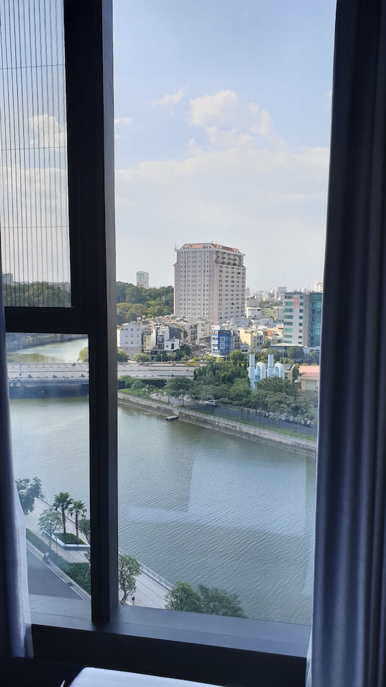 Stay In Vietnam Vinhomes Golden River