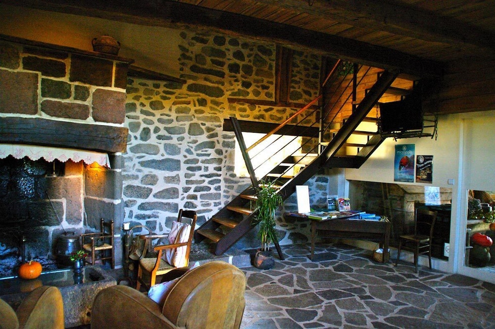 Photo 33