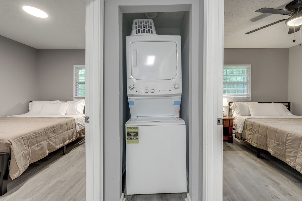 Modern Home w/ Yard Near ATL Attractions!