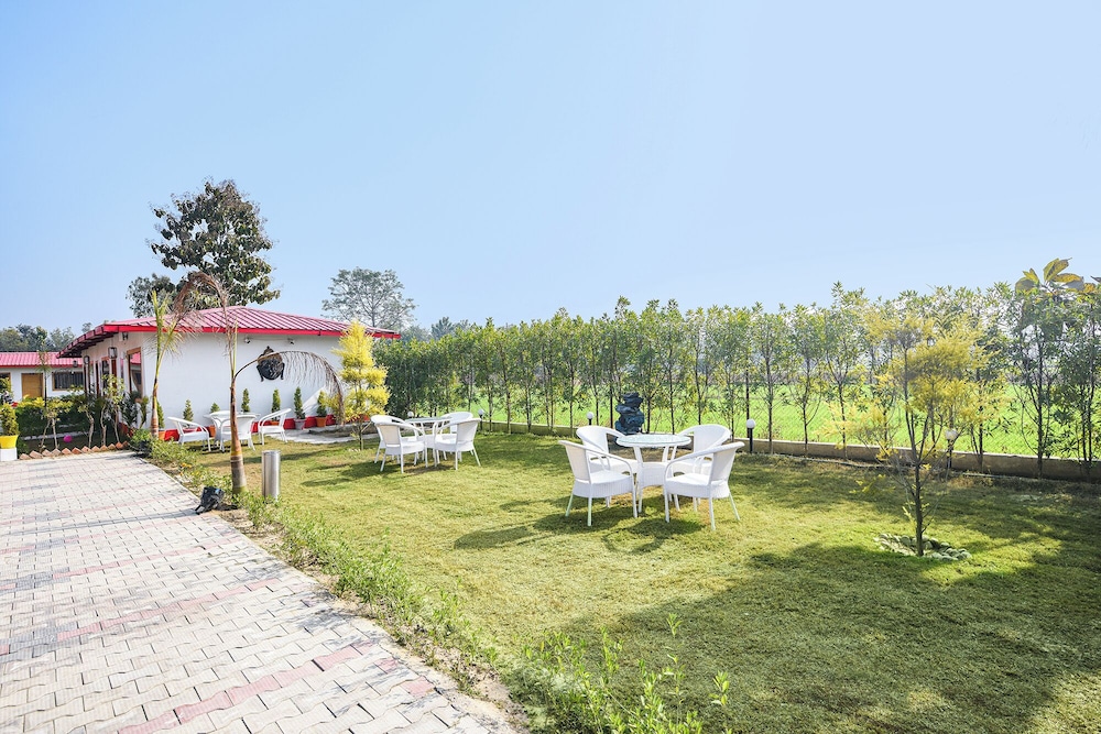 Fabhotel Wild Hibiscus Resort