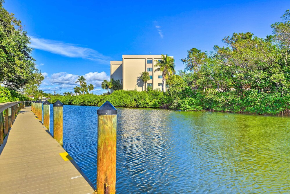 Comfortable Siesta Key Condo w/ Pool Access!