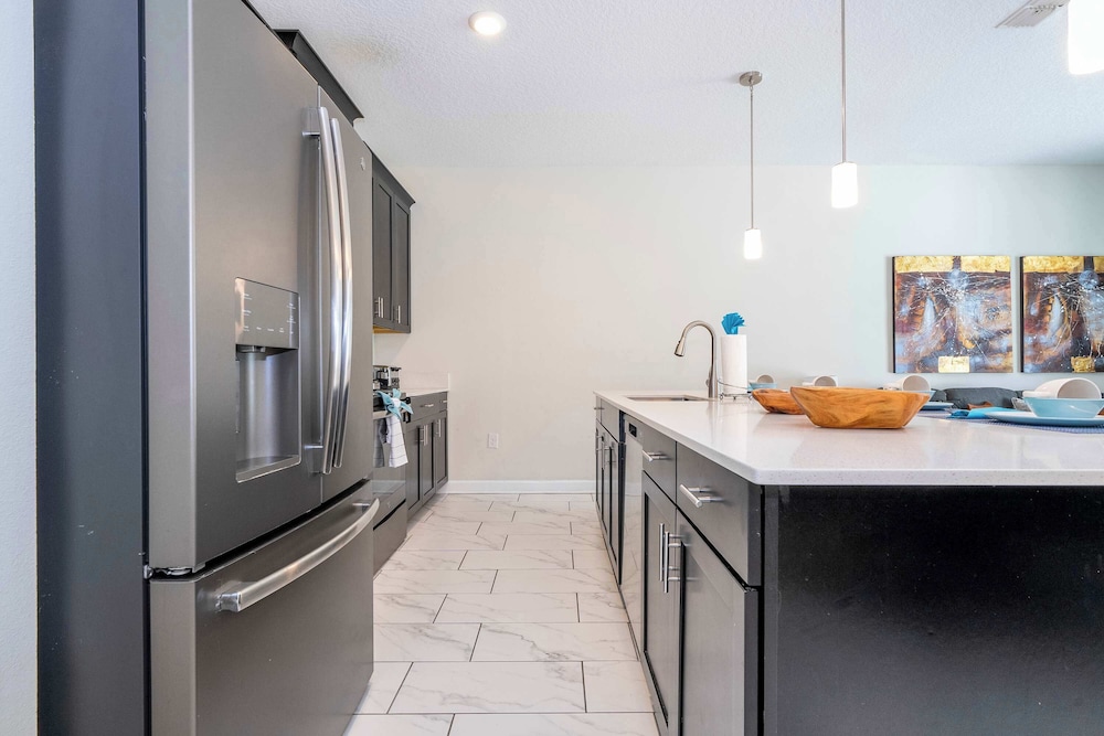 Stunning 4Bd With Pool At Storey Lake Resort 4821