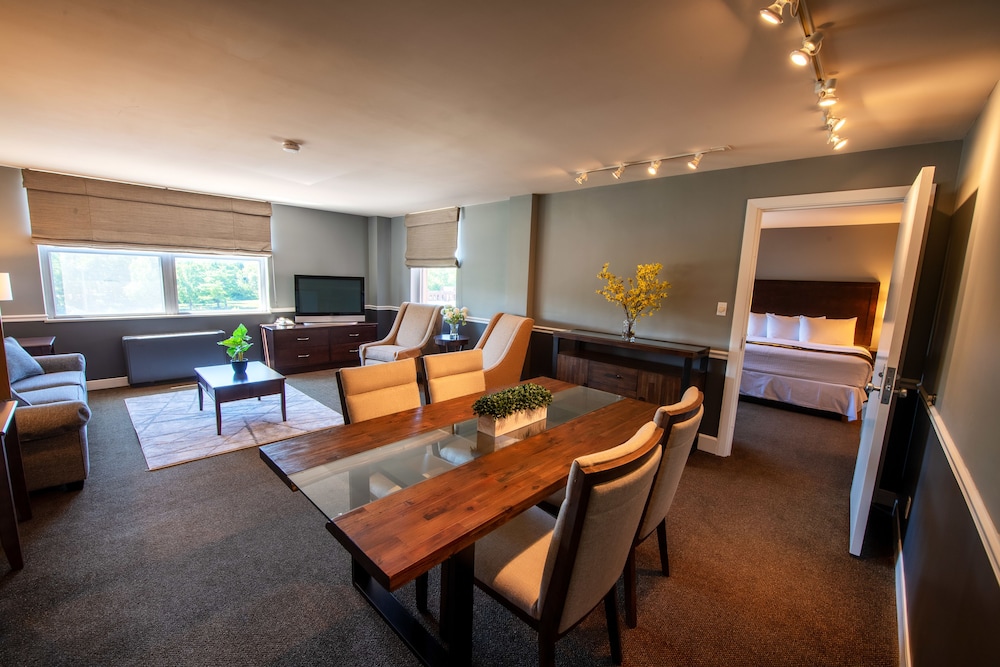 Iowa House Hotel