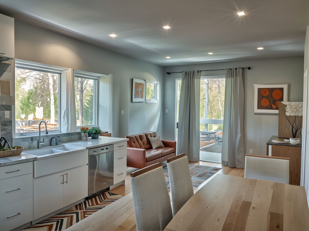 StaysPro - Hollywood Homes Minutes to Everything - Image 5