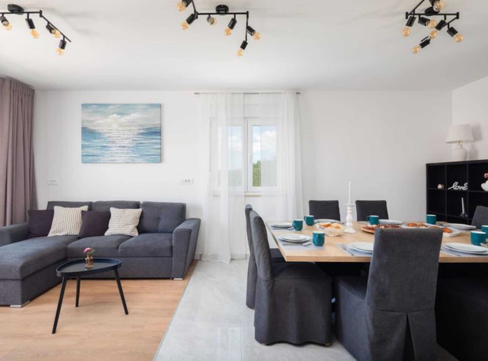 Shimmering Sea Apartment With Terrace
