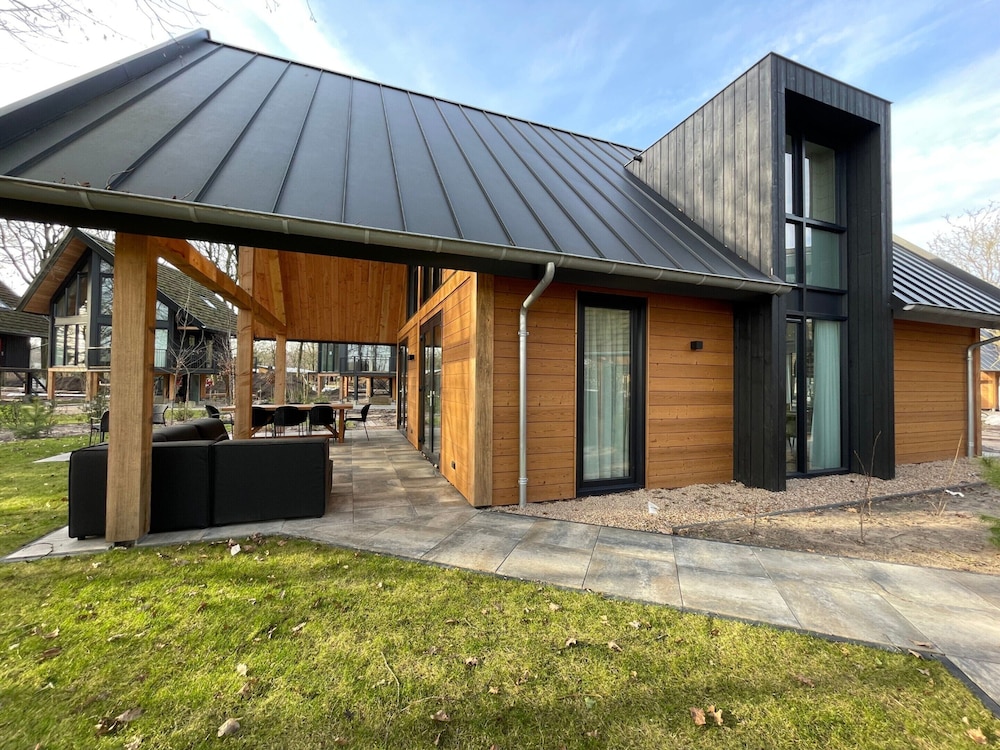 Forest Villa With Hot Tub & Sauna 8 Persons