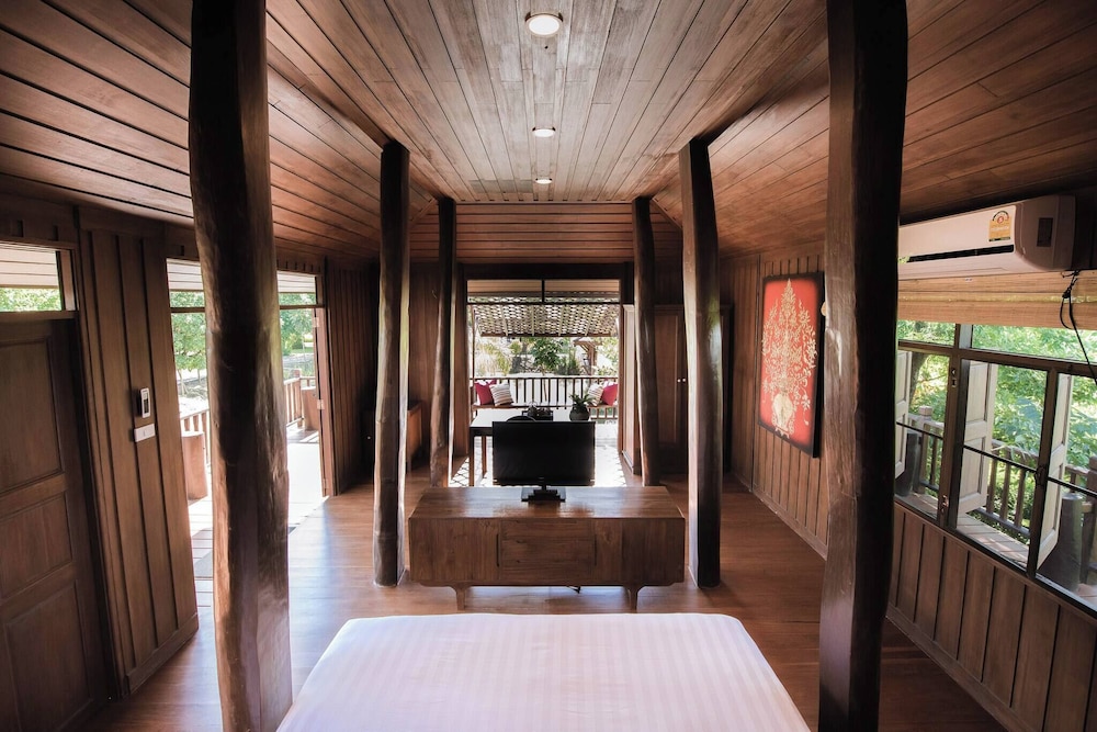 Cyngam Retreat- A Private Pool Villa With Service