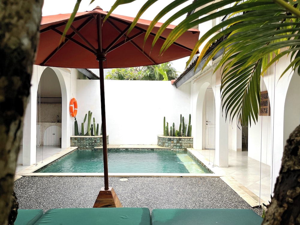 Lovely 2BR Villa Close to The Beach