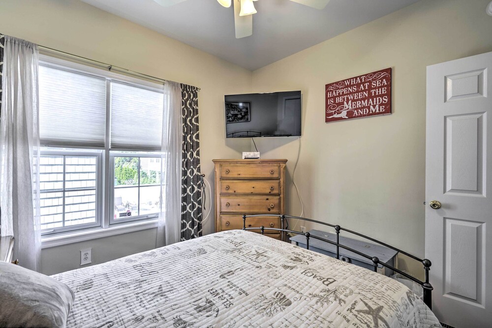 Breezy Wildwood Condo ~ 2 Blocks to Beach!