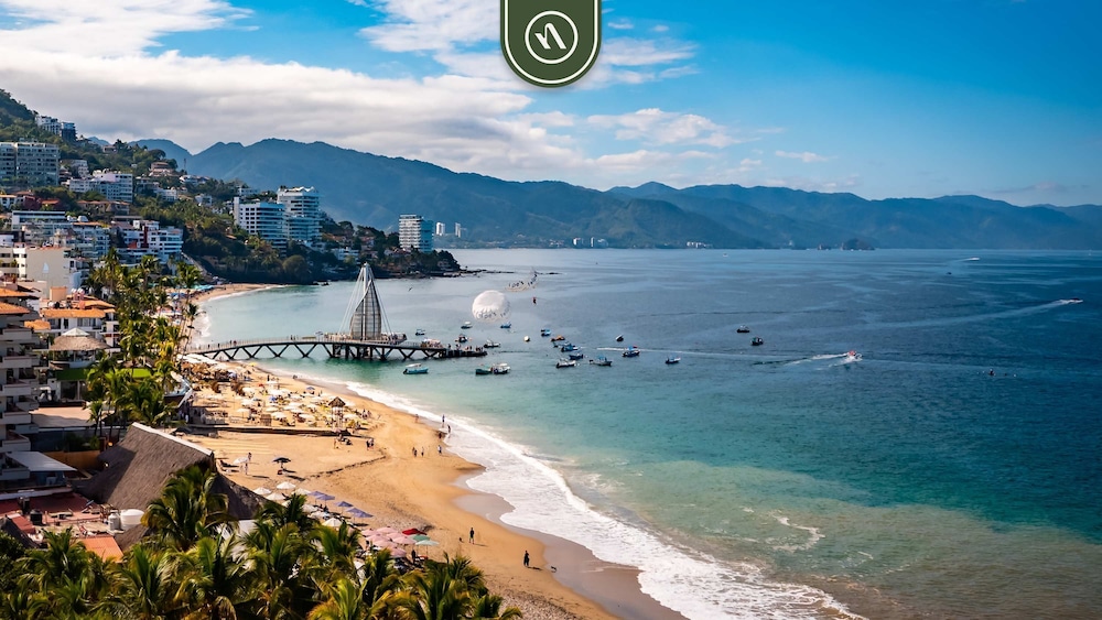 2BR Condo With Ocean View - Private Terrace