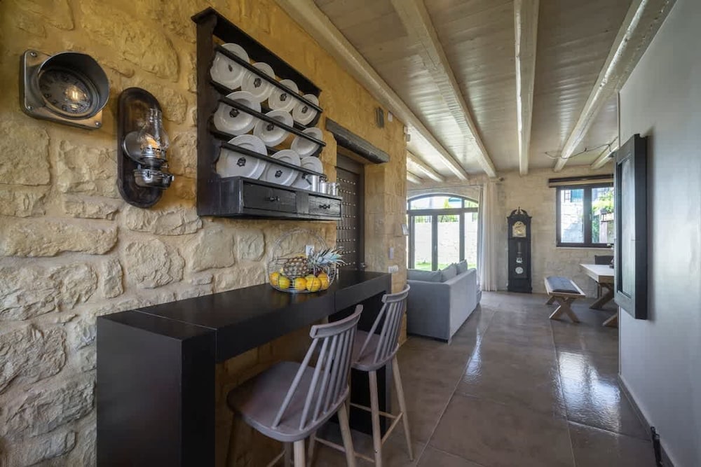 Heraklion Twins House - Private Pool Retreat