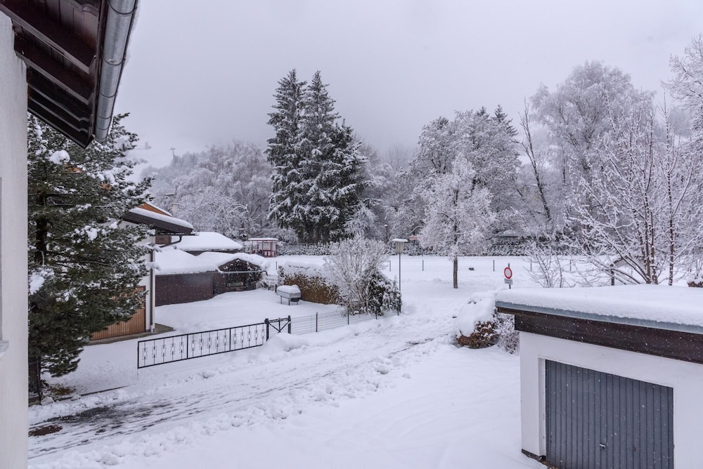 Chalet Love the Alps EG Near ski Lift