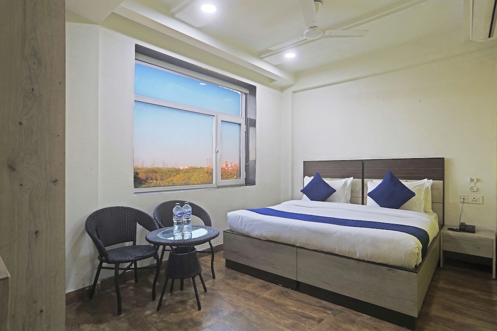 Hotel Aerostar Gold Near Yashobhoomi