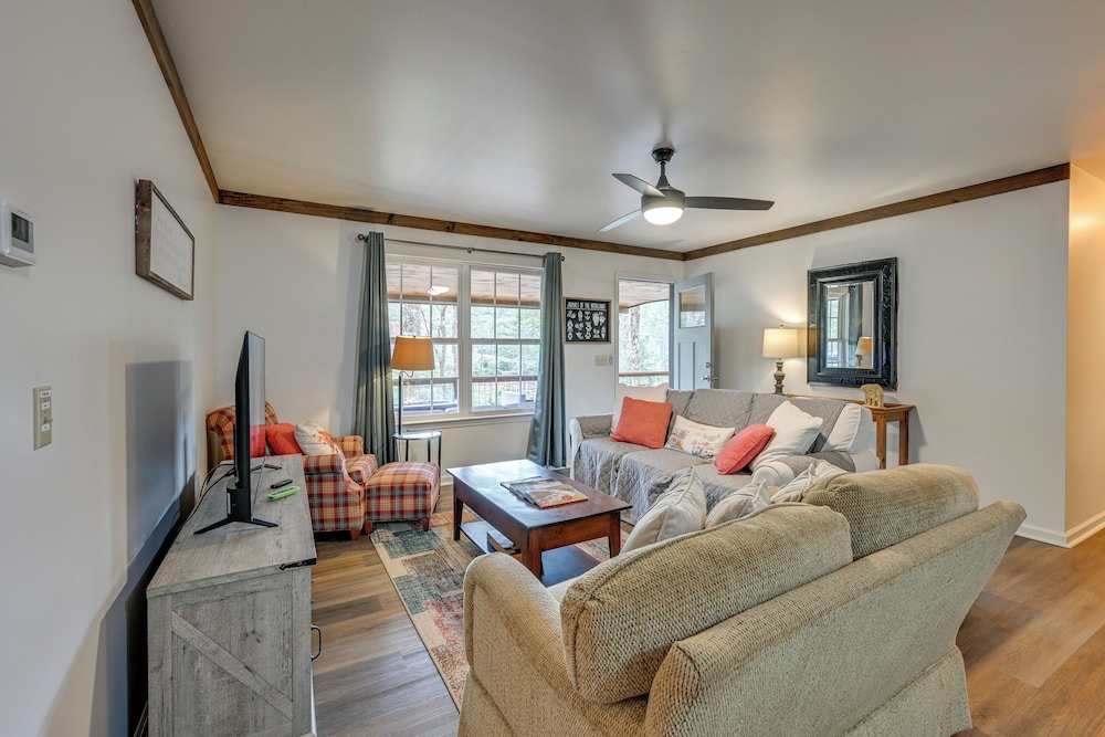 Covered Deck & Fire Pits: Cabin in Cashiers