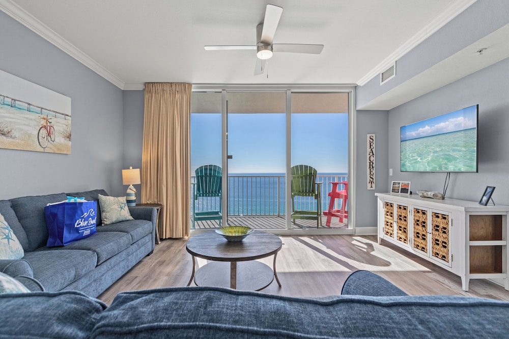 Tidewater Escape: 1br/2ba Beachfront Condo, Sleeps 6, Gulf Views & Comfort!