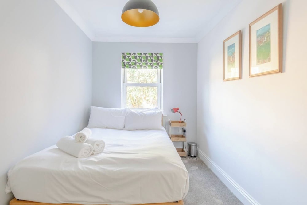Beautiful & Modern 3BD House- Kennington!