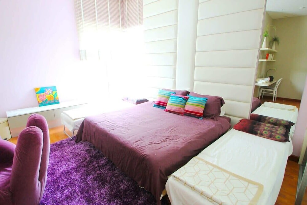 Chic 4BR Oasis With Gazebo, Your Dream Getaway