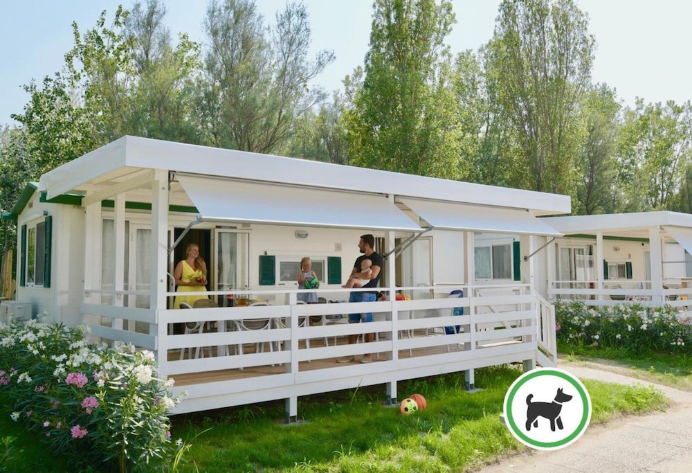 Isamar Holiday Village