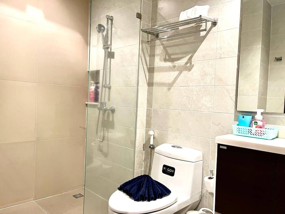 Emerald 307 - Studio With Balcony and Shared Pool