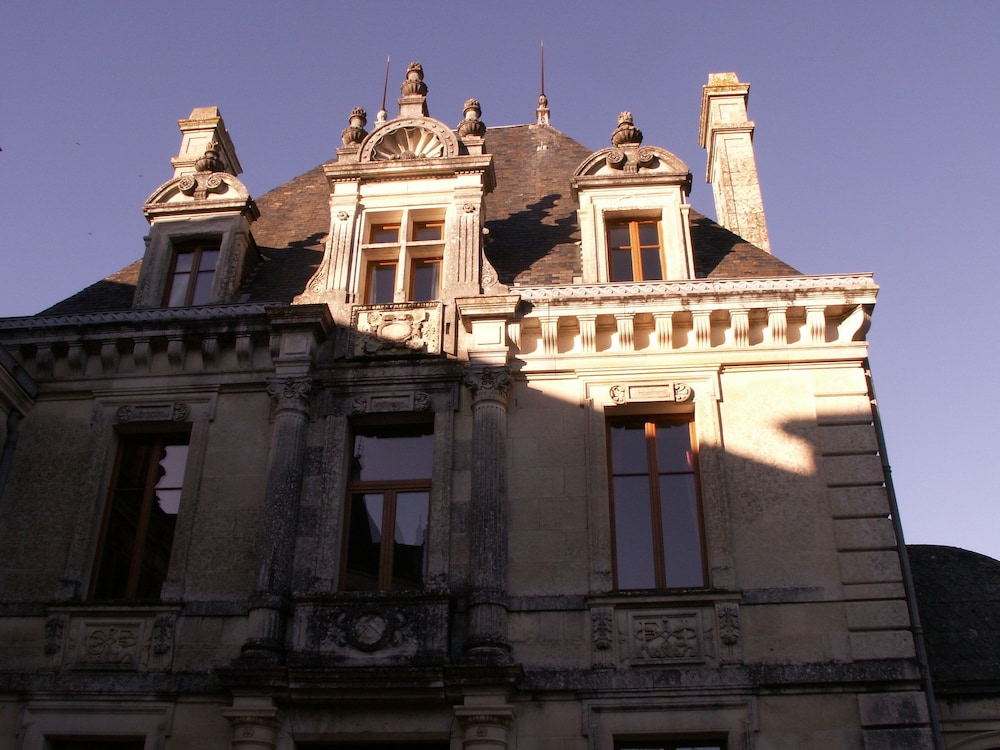 Château de la Court d'Aron