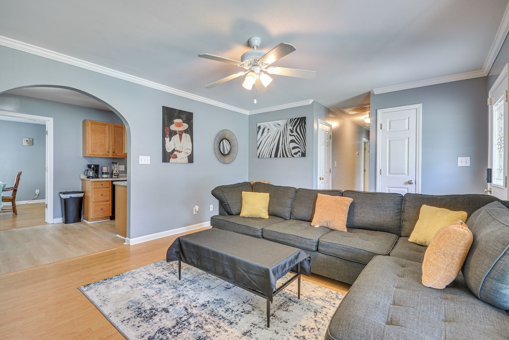 < 4 Mi to Dtwn Greensboro: Renovated Home w/ Yard!