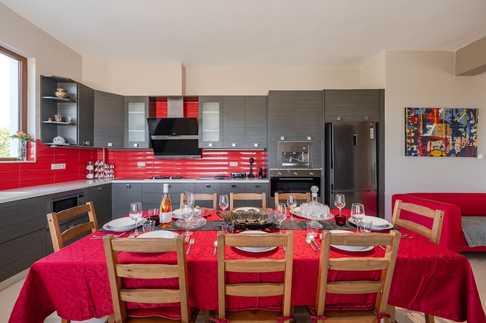 Arios Lux Villa