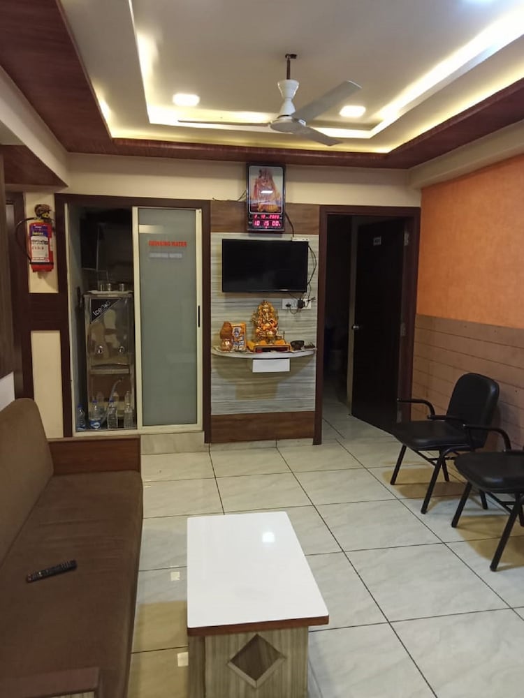 Hotel Shree Krishna Palace view 2