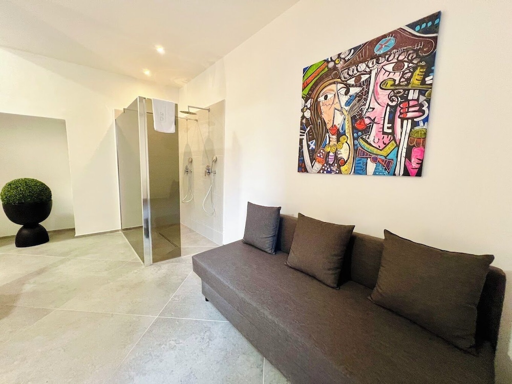 PRETORIA SUITES photo 5