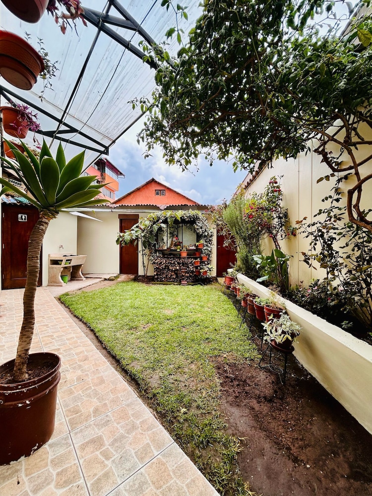 CASA DE MAKITO