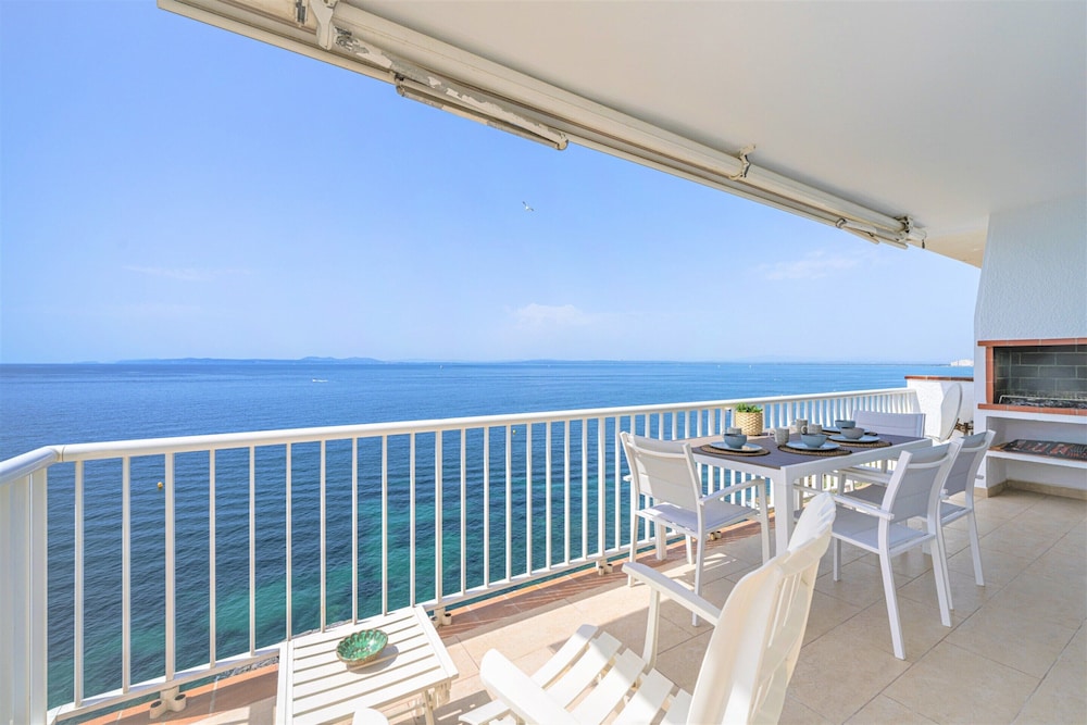 Apartment in Roses Near Canyelles Beach
