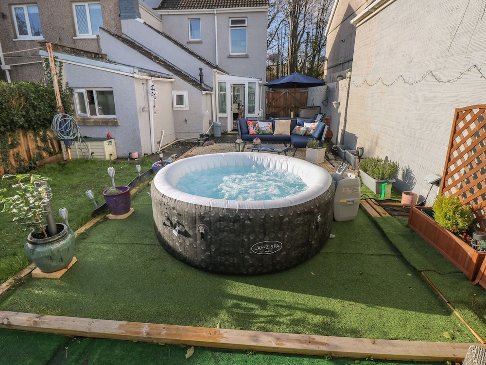 5 Pontardulais Road
