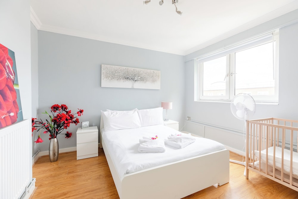 3 Bed Flat, Dedicated Workspace, Parking, 4KTV