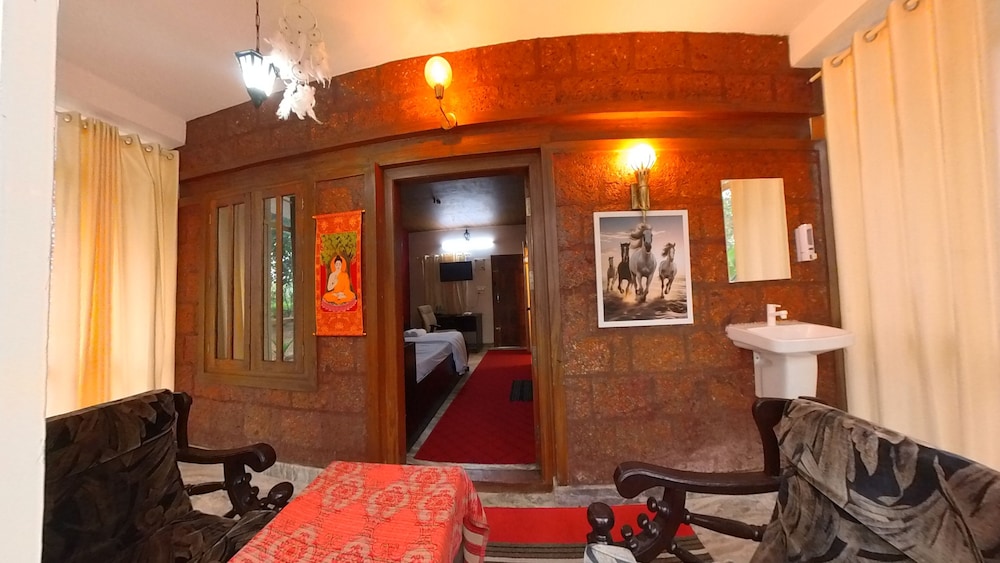 Makam Holiday Home
