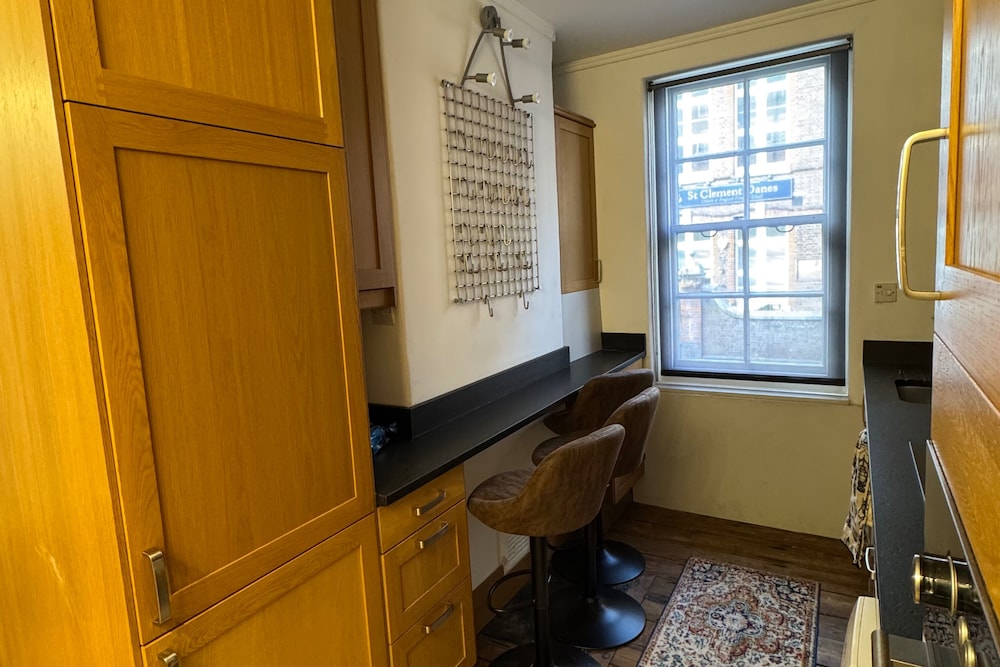 Covent Garden 1-bed Apt Sleeps 4, 7 min to Station
