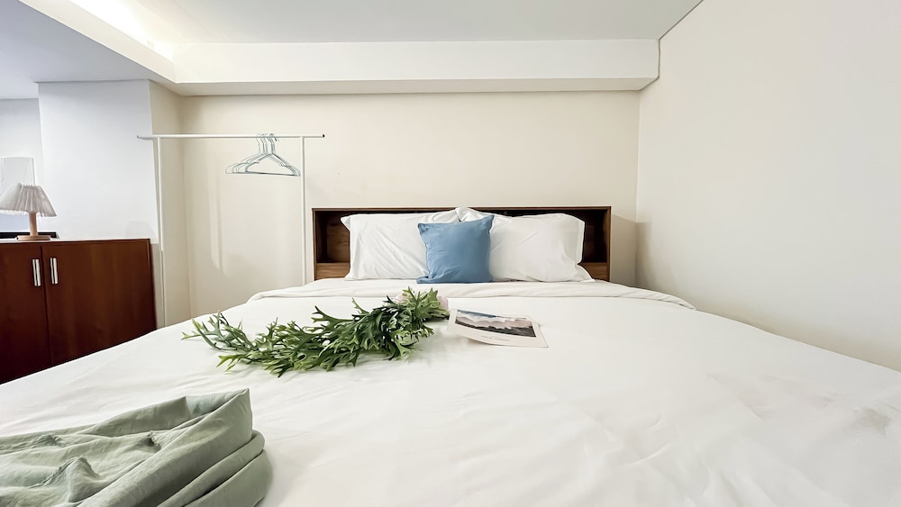 Quiet And Strategic Studio Loft At Apple 1 Condovilla Apartment