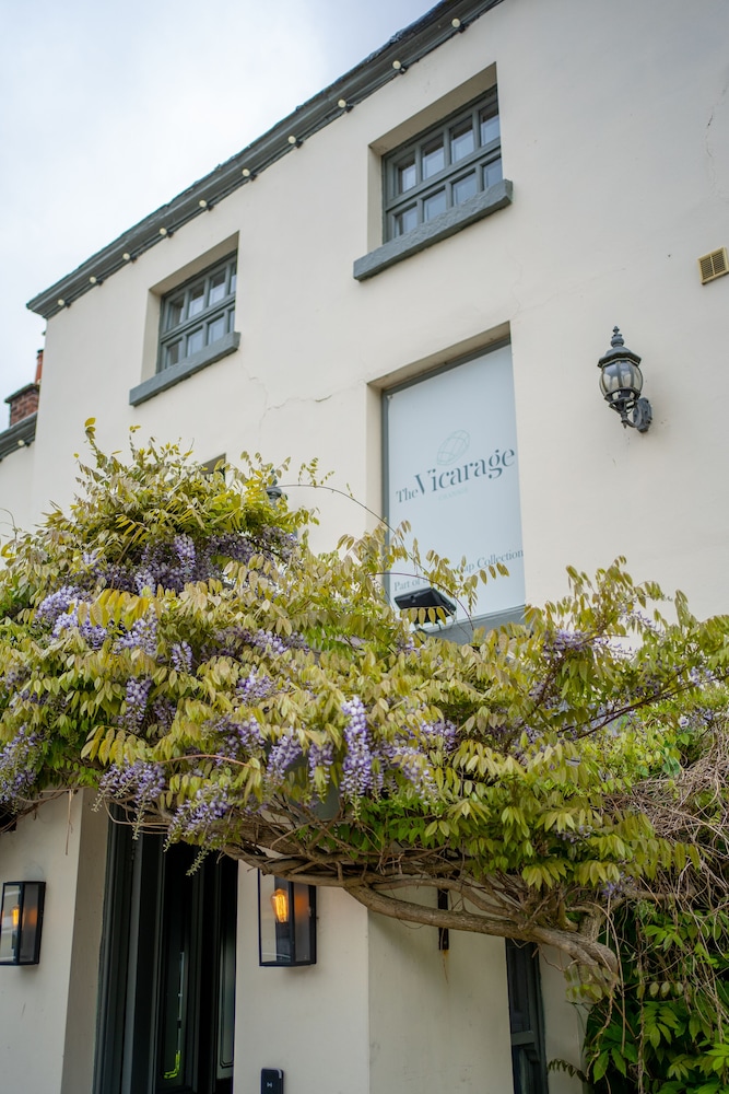 Crewe Vacations - The Vicarage Freehouse  Rooms - Property Image 3