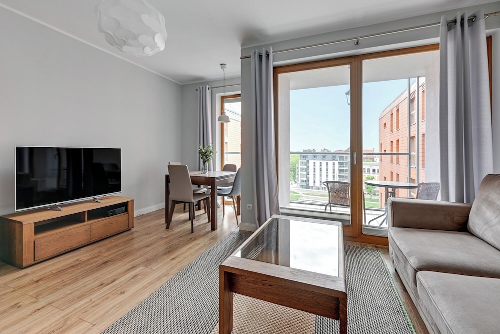 Aura - Riverside & Parking by Downtown Apartments