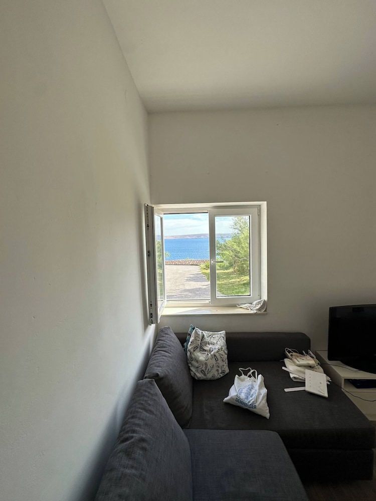 Charming Apartment in Lukovo Šugarje With Mountain Views
